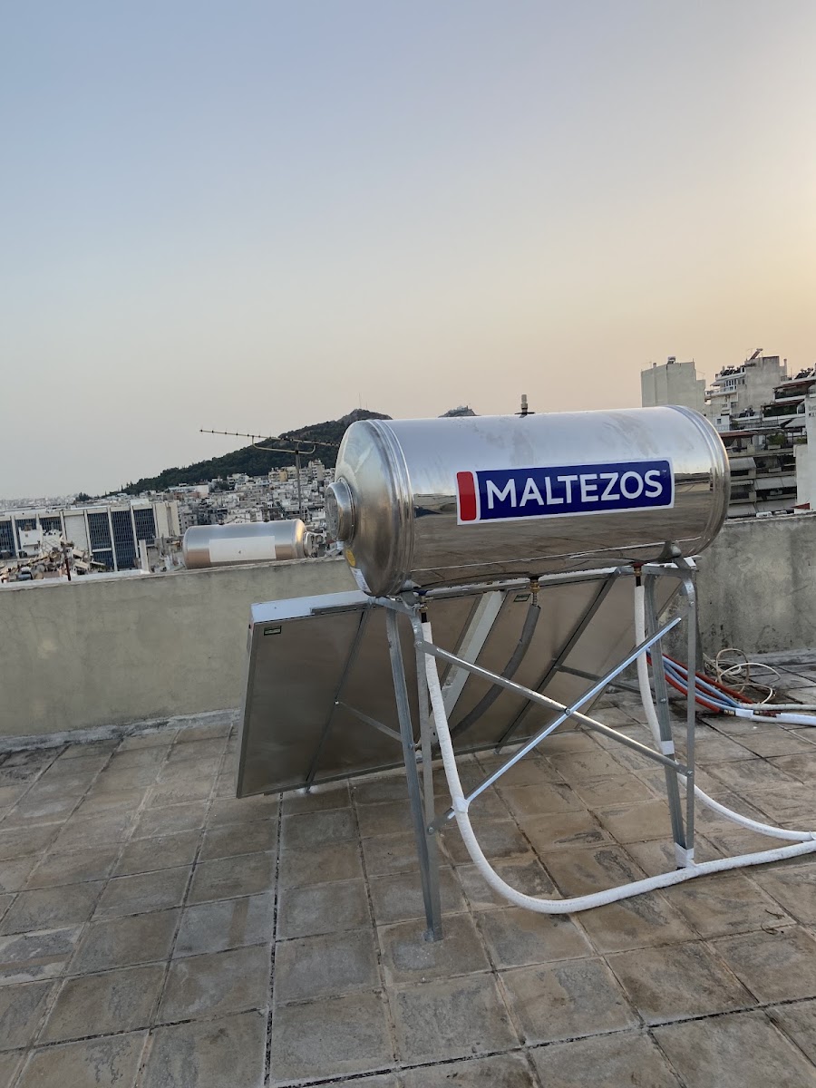 Ηλιακός θερμοσίφωνας MALTEZOS σε δώμα
